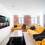 Apartamento Fancy 2-bedroom With 2 Bathrooms In Town Centre