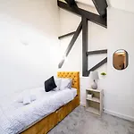 Fancy 2-bedroom With 2 Bathrooms In Town Centre