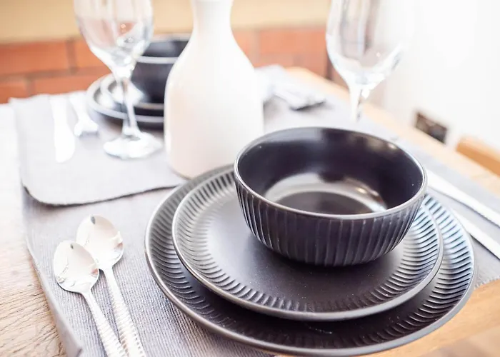 Fancy 2-bedroom With 2 Bathrooms In Town Centre *