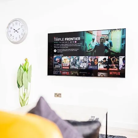 Fancy 2-bedroom With 2 Bathrooms In Town Centre Брадфорд